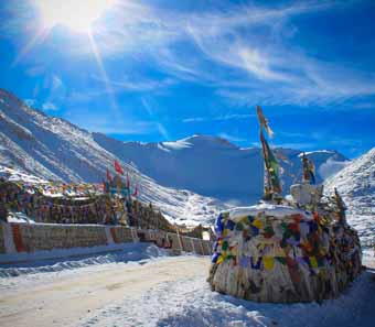 Experience Ladakh With Nubra & Pangong Package